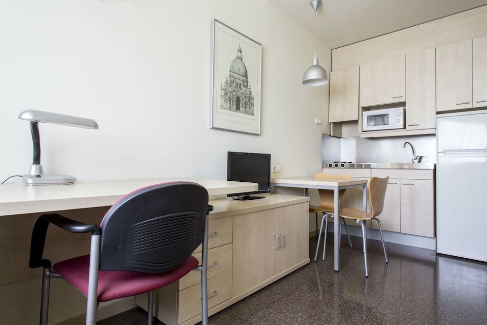 Albergue Residencia Universitaria Resa Los Abedules - Campus Accomodation Comfort Studio (Twin) 4