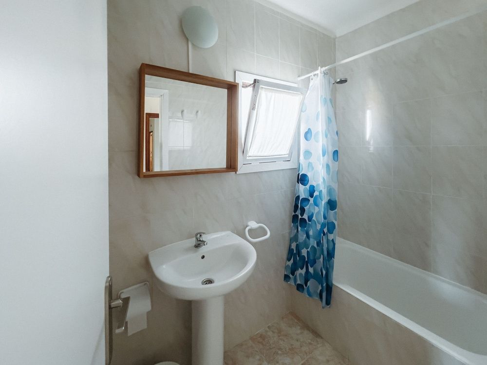 Hostal Cala Llombards Standard Twin Room 18