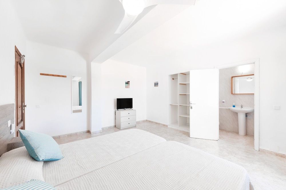 Hostal Cala Llombards Standard Twin Room 24