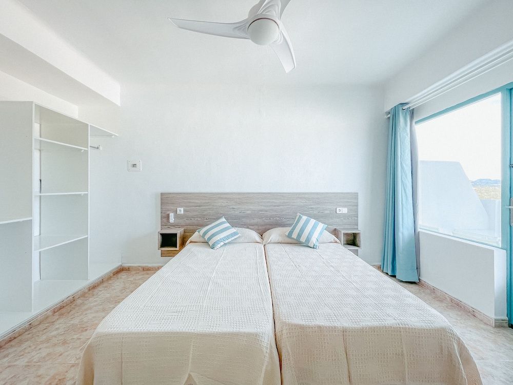 Hostal Cala Llombards