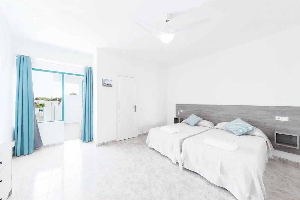 Hostal Cala Llombards Standard Twin Room 13