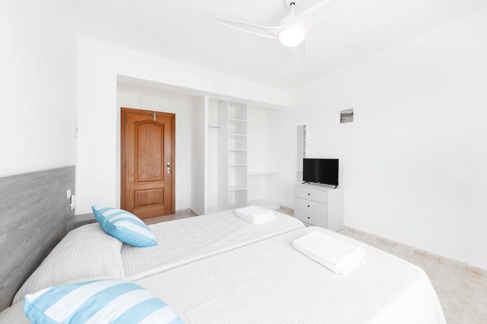 Hostal Cala Llombards Standard Twin Room 9