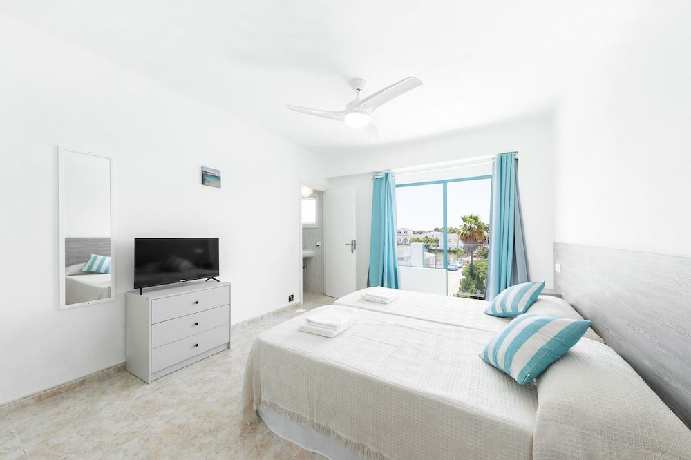 Hostal Cala Llombards Standard Twin Room 5