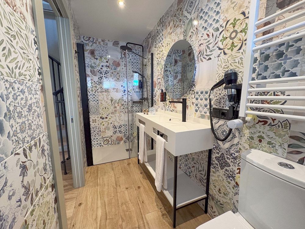 Akla Hotel Badajoz Premium Duplex, Jetted Tub 2