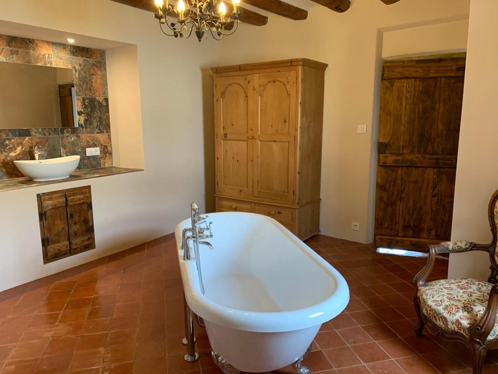 Casa Lascorz Family Suite with Balcony 2