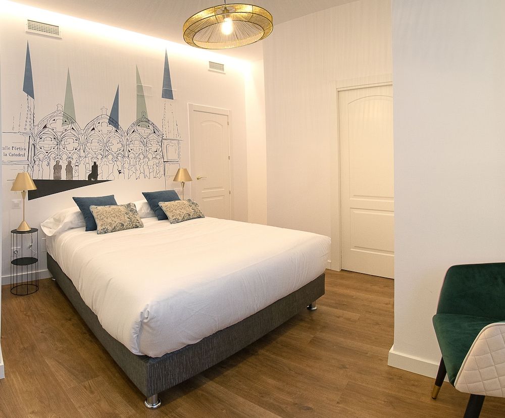 CATEDRAL CERVANTES 5 COLLECTION Family Apartment