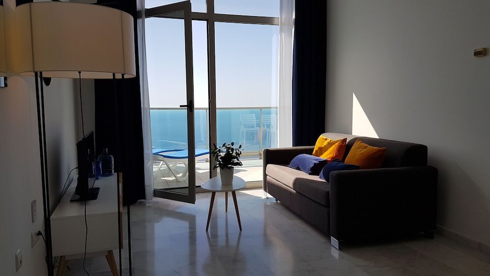 Grand Apartment, Sea View