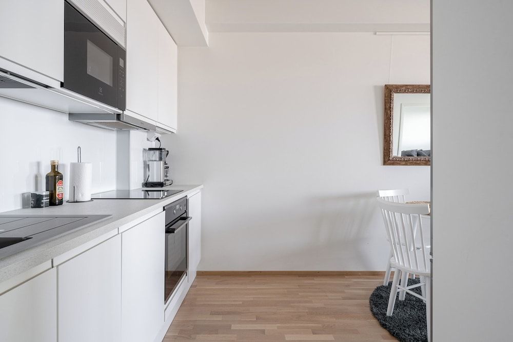 Fabulous 1BR Apt with Sauna & Views Deluxe Apartment, Balcony, City View 11