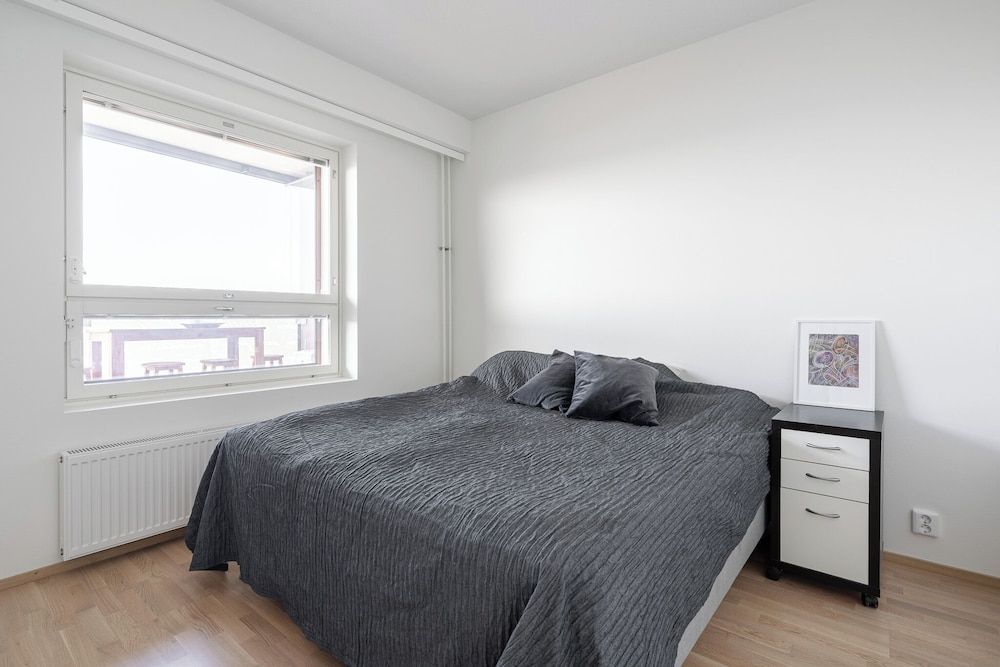 Fabulous 1BR Apt with Sauna & Views Deluxe Apartment, Balcony, City View 2