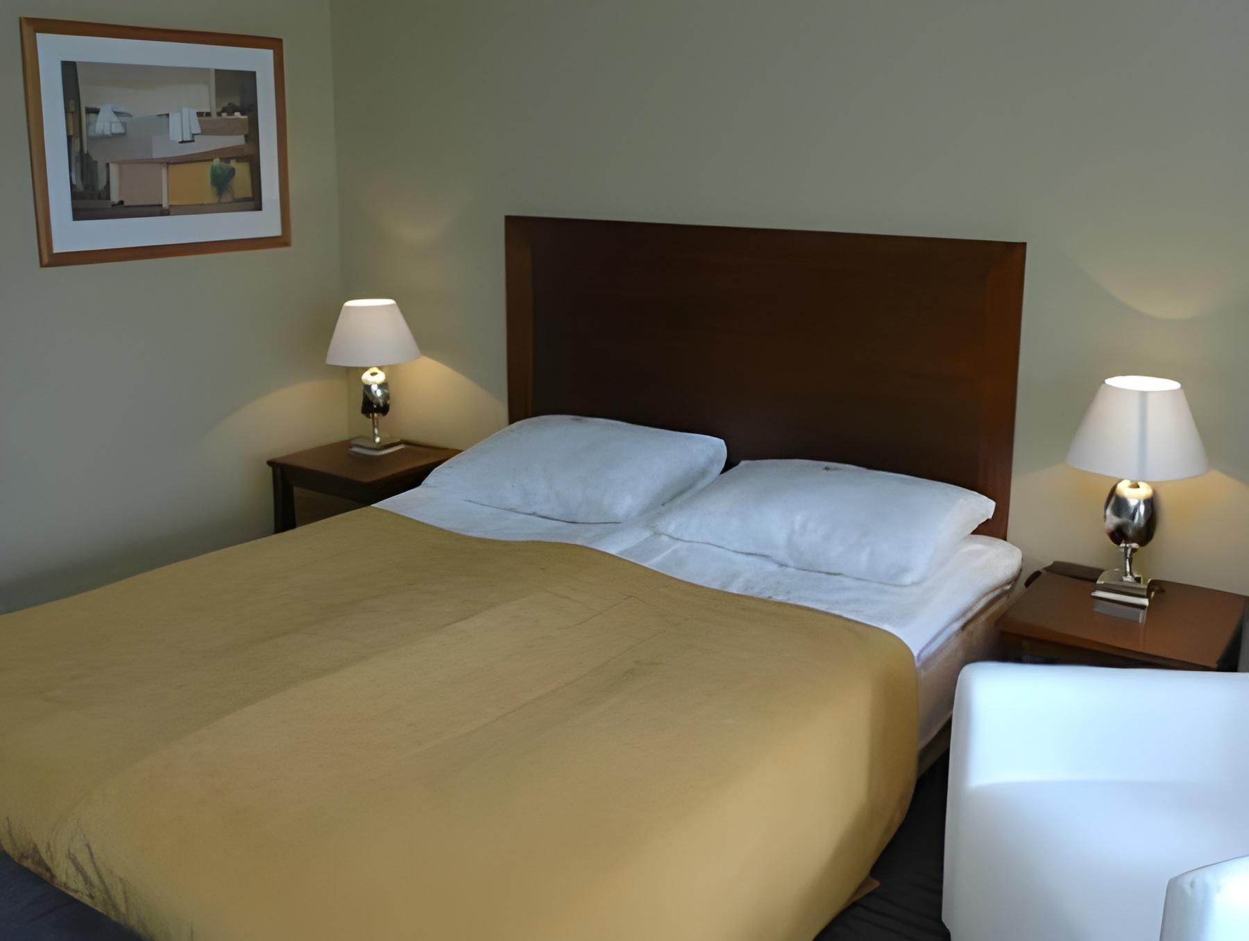 Single Room with Spa Access