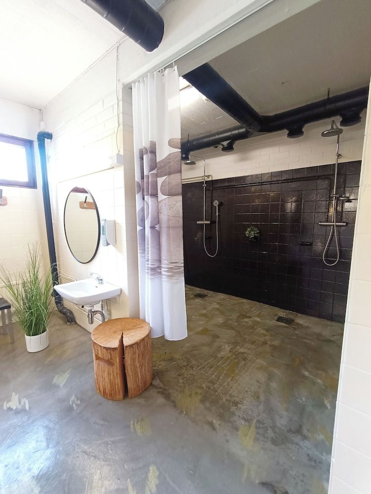 Hostel Aurora Family Room, Shared Bathroom, Lakeside 5