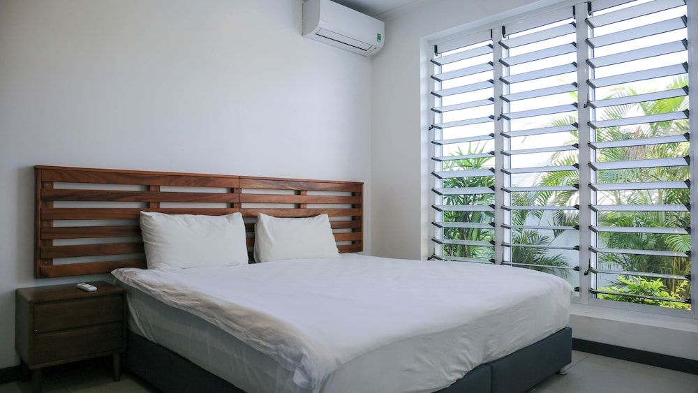 Lake Side Deluxe Villa