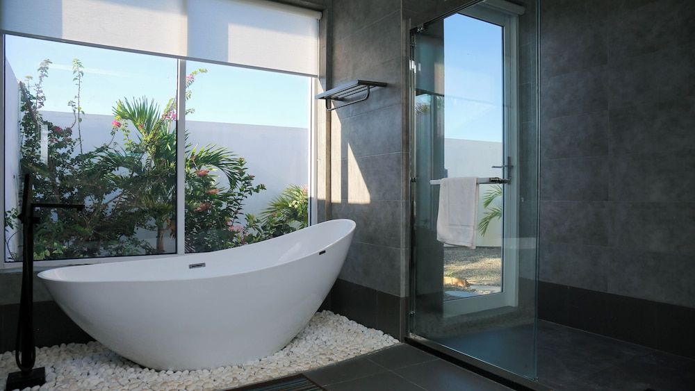 Lake Side Deluxe Villa Superior Villa, 6 Bedrooms, Lakeside 9