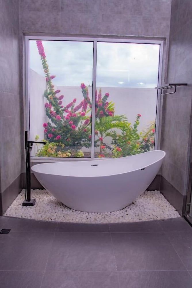 Lake Side Deluxe Villa Superior Villa, 6 Bedrooms, Lakeside 8