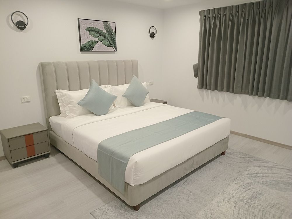 Executive Suite, 1 Bedroom, Poolside