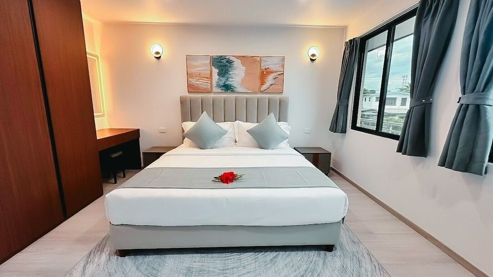 Family Suite, 2 Bedrooms, Pool View