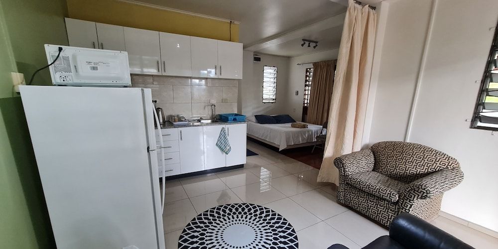 Axis Apartments Deluxe Studio Suite, 1 Double Bed, Balcony, Courtyard View 5