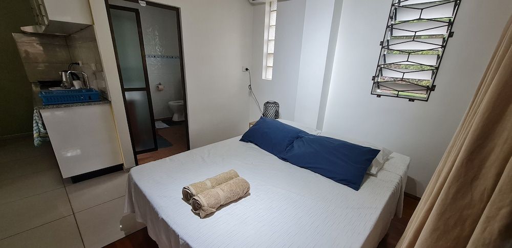 Axis Apartments Deluxe Studio Suite, 1 Double Bed, Balcony, Courtyard View 4