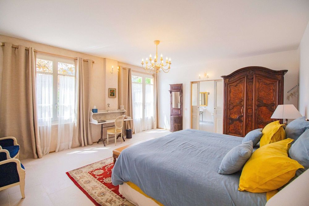 Domaine de la Cascade Parfumée Elite Double Room, Accessible