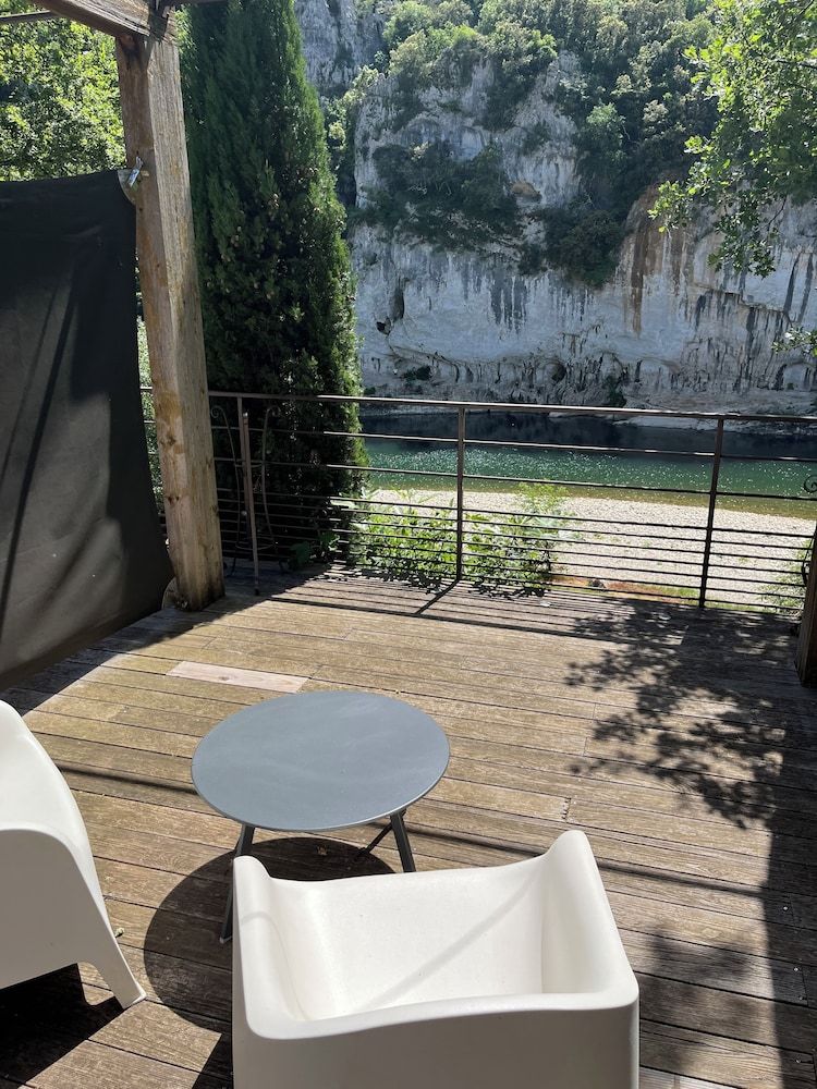 Classic Double Room (Pontiar)
