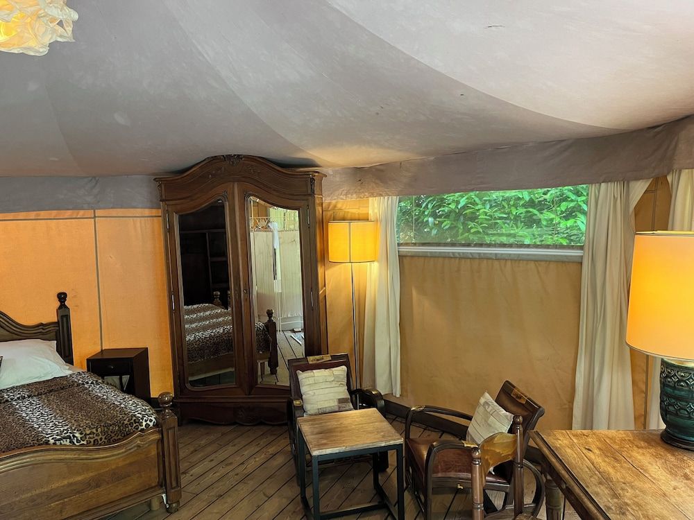 Superior Tent (Castor)