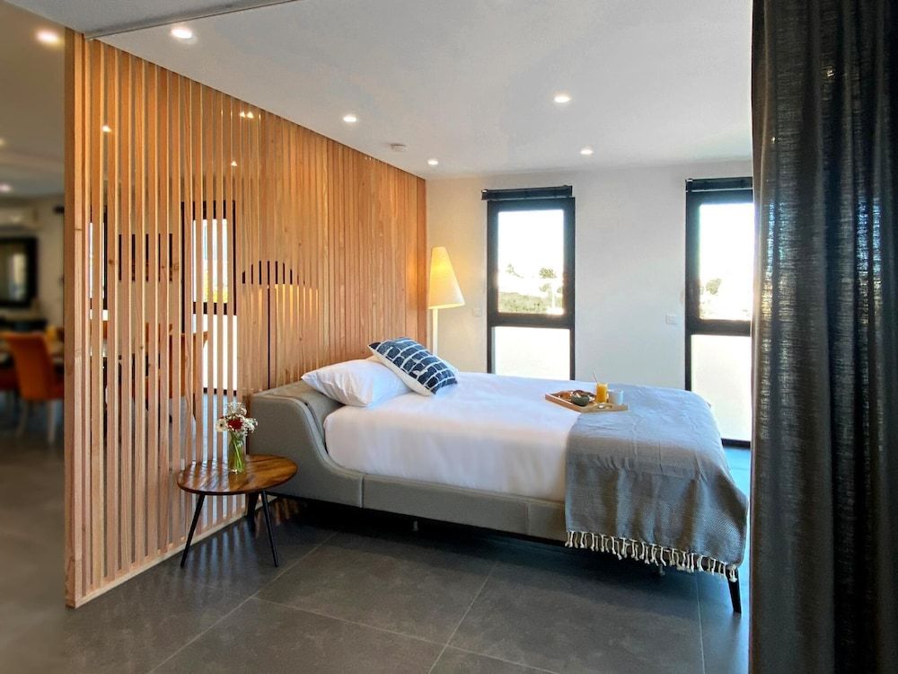 La Villa Miramar Deluxe Apartment, 2 Bedrooms, Terrace, City View