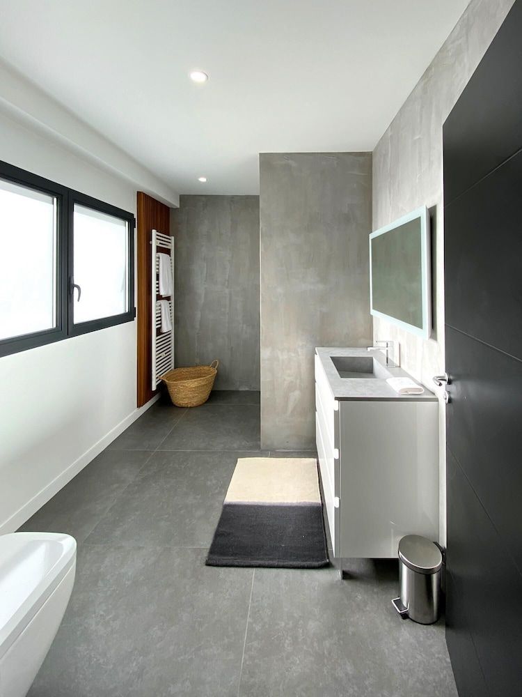 La Villa Miramar Deluxe Apartment, 2 Bedrooms, Terrace, City View 10