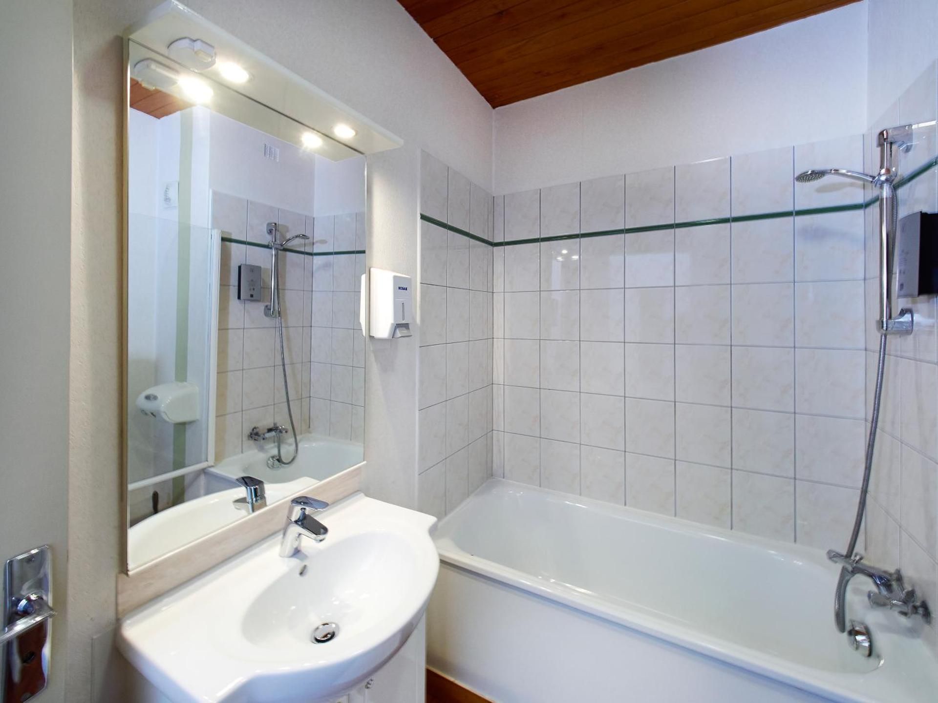 Hôtel Fontaine Morlaix Superior Twin Room 7