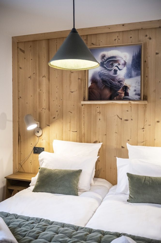 3 room cabin 6-8 people standard