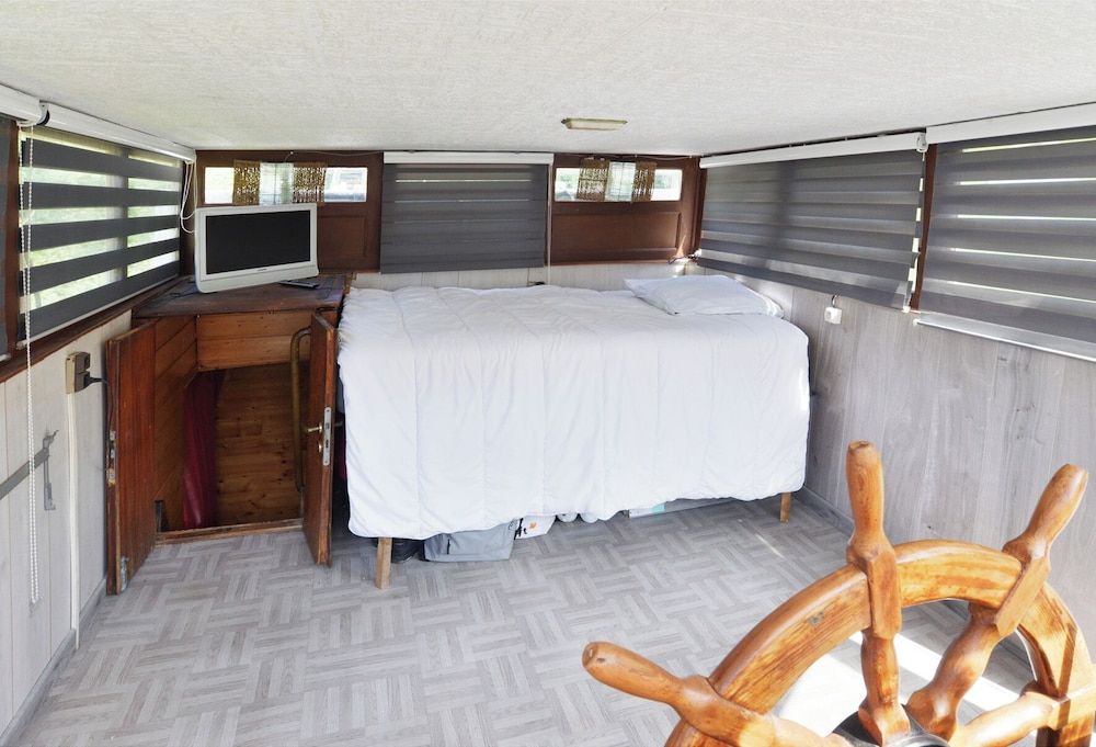 Panoramic Room, River View