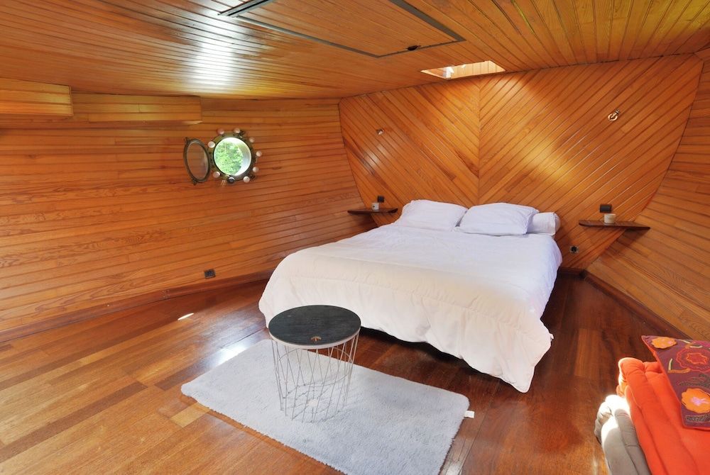 Family Room, River View