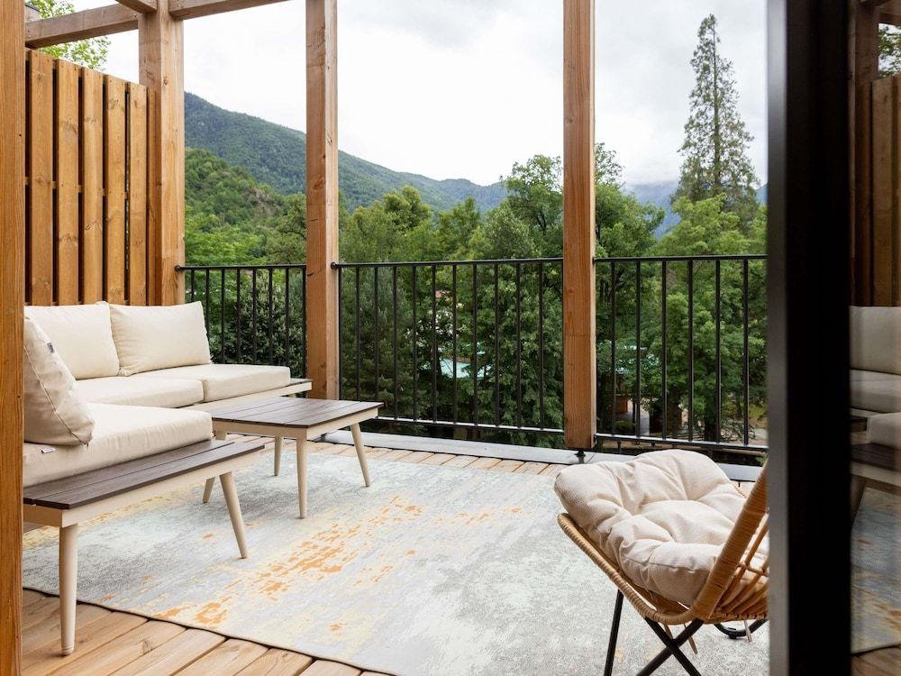 Privilege, Room, 1 King Bed, Balcony, Mountain View