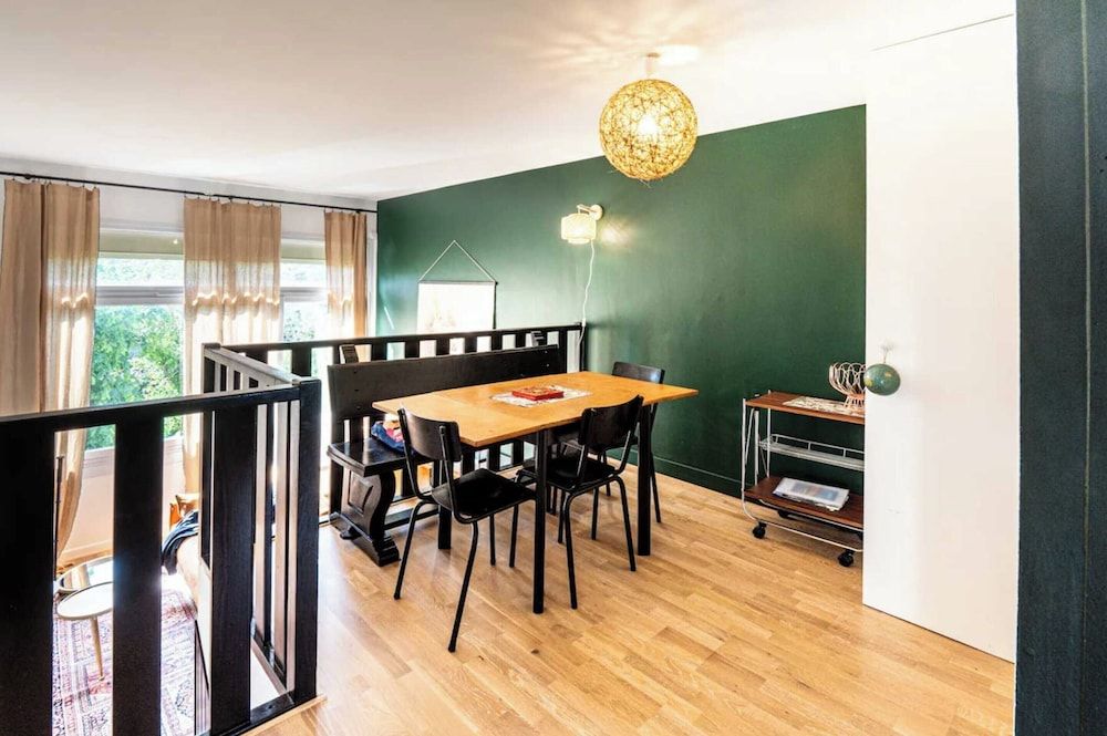 Elegant Triplex With Private Parking-2br/4p-honfleur