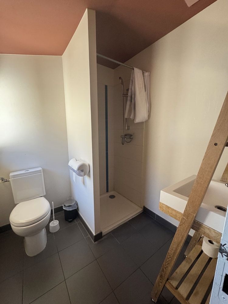 Bed in 6-Bed Male Dormitory - Shared Bathroom