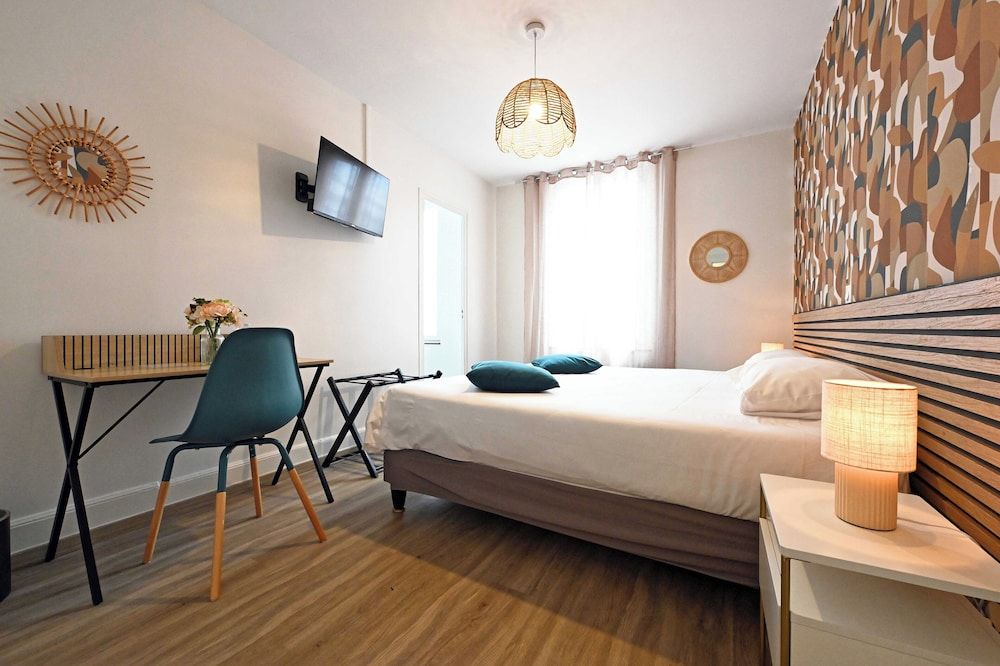 Hôtel le Terminus et son restaurant Côte à Côte Comfort Double or Twin Room 3