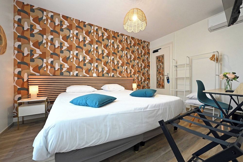 Hôtel le Terminus et son restaurant Côte à Côte Comfort Double or Twin Room 5