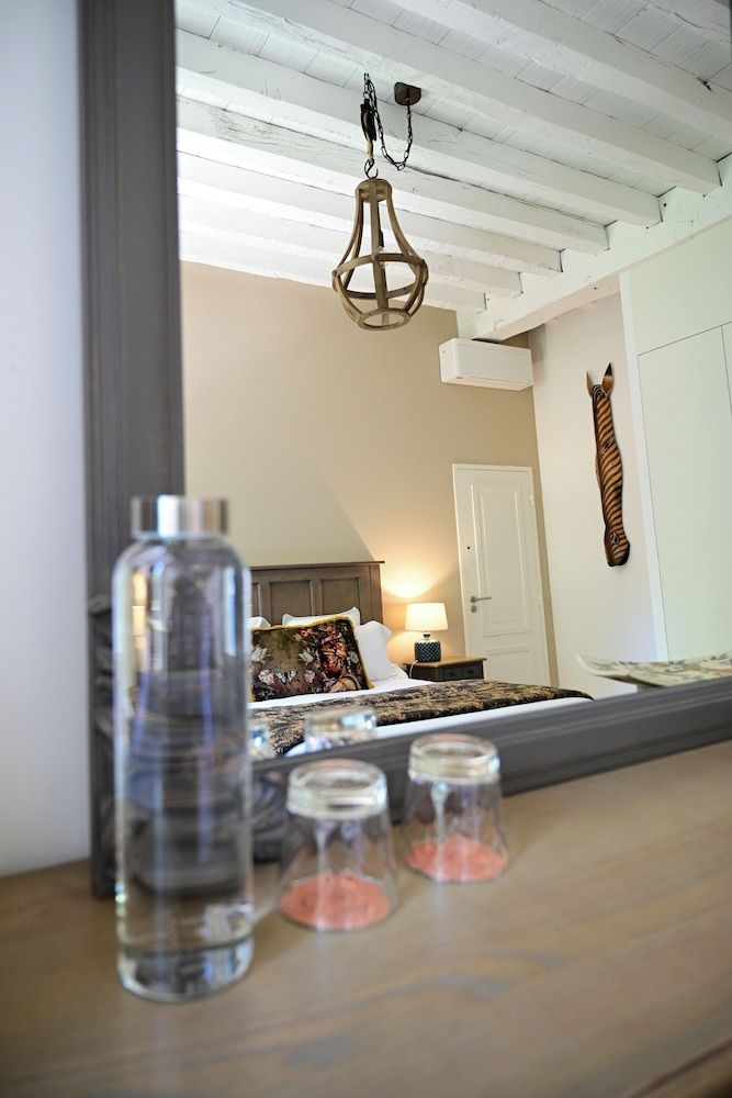 PAVILLON DES MILLESIMES Deluxe Double Room, 1 Queen Bed, Non Smoking, Garden View 3