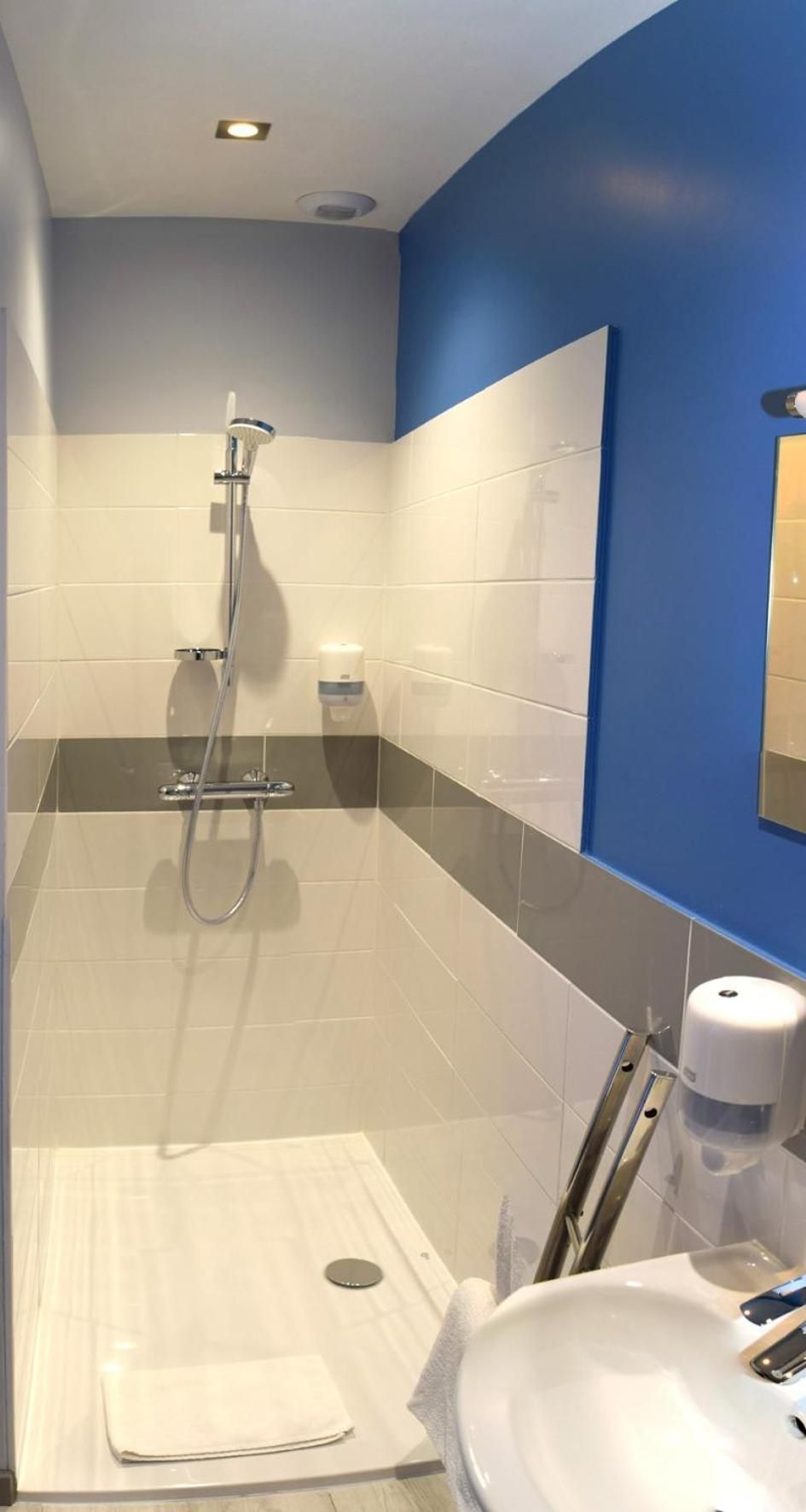 Hôtel de l'Abbaye Twin Room 6