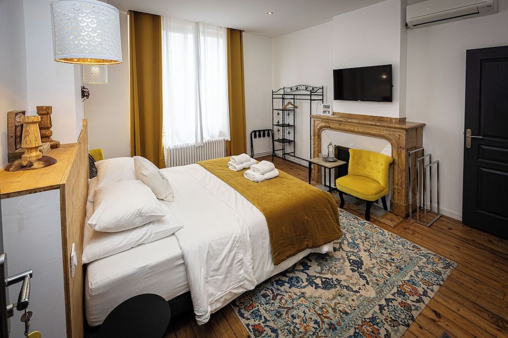SalutBB Chambre d'hote Comfort Double Room, Courtyard View