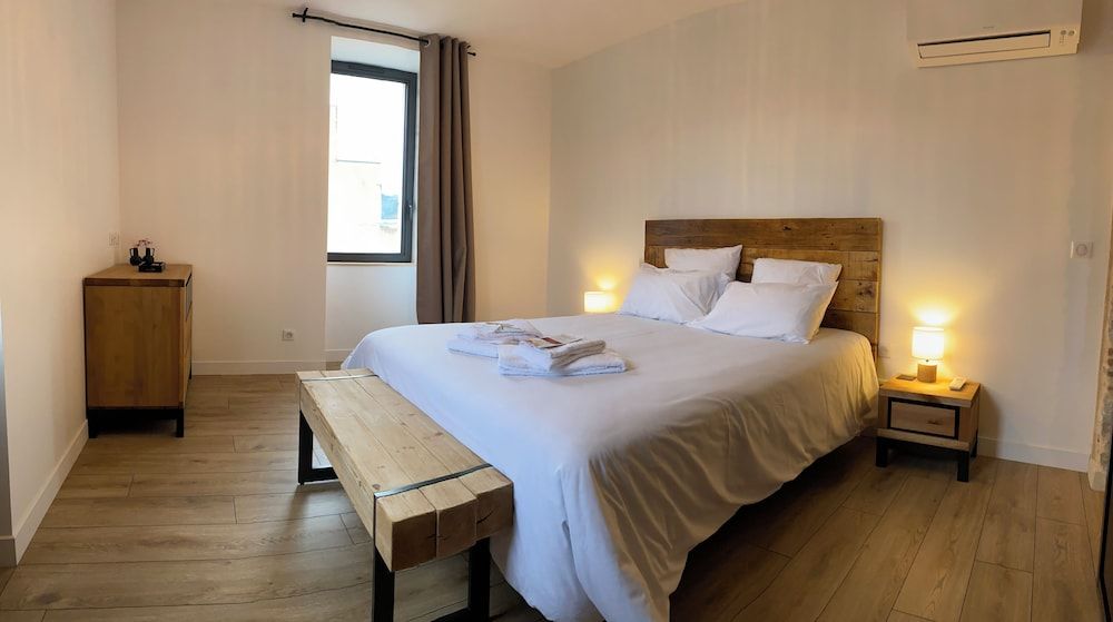 Deluxe Double Room (Saint Etienne)