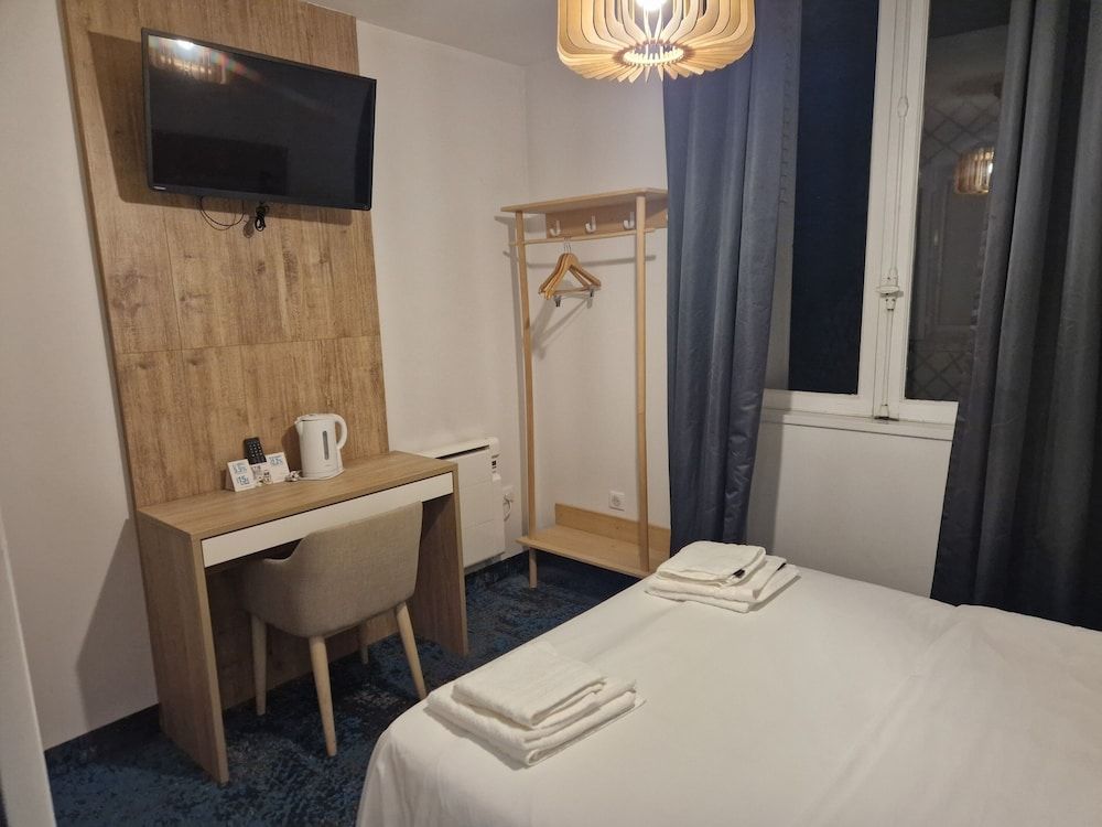 Le Phenix Hotel Limoge Classic Double Room, Private Bathroom