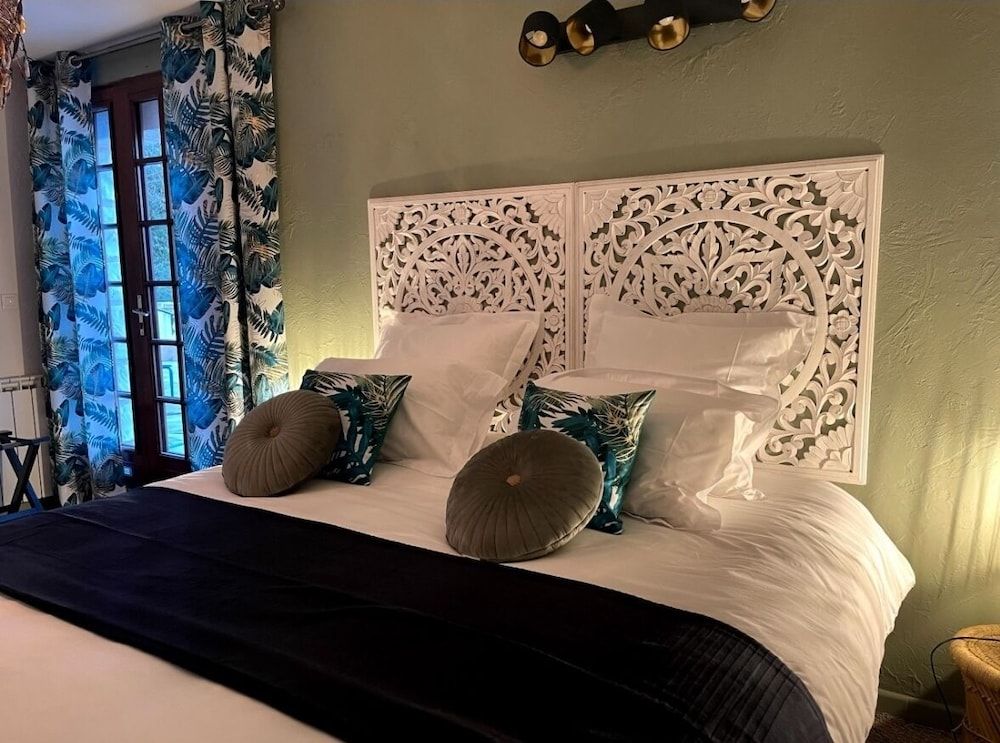 Double Room, Private Bathroom, Pool View