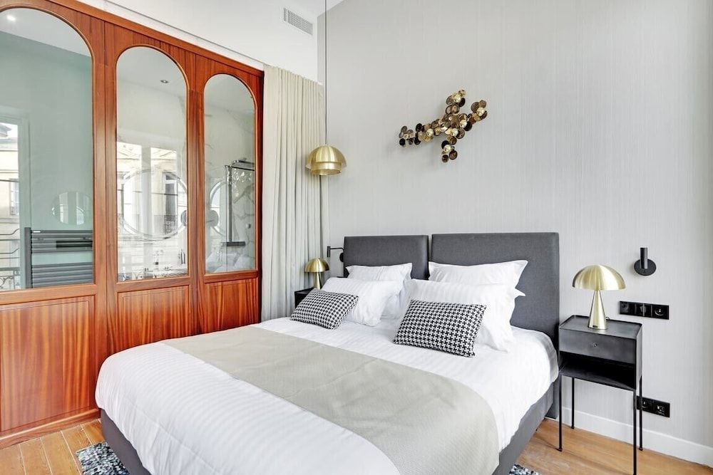 City Apartment, 1 King Bed with Sofa bed, Air conditioning, Park View
