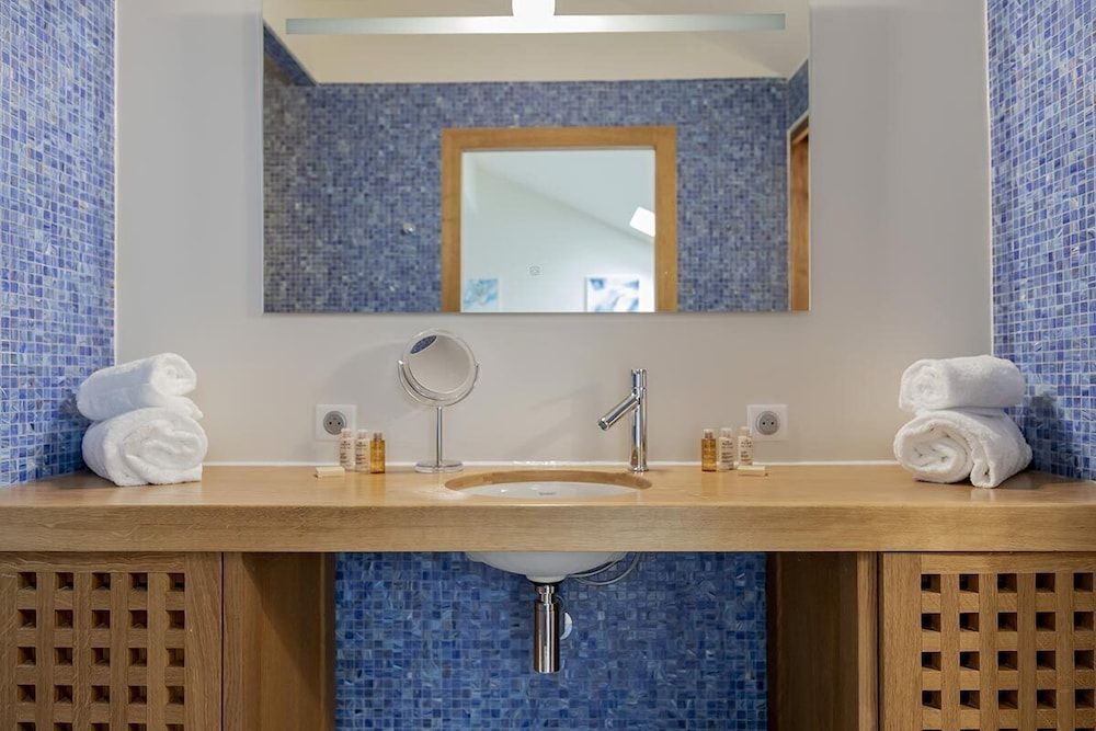 LES SUITES DU PORT by Le Saint Ferdinand Elite Suite, Marina View 6