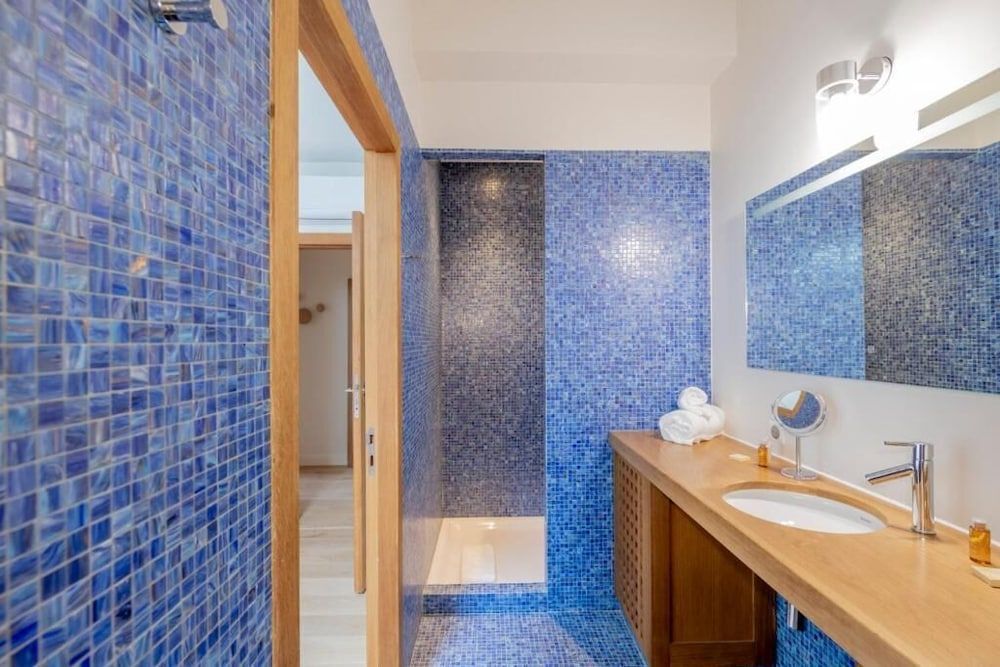 LES SUITES DU PORT by Le Saint Ferdinand Elite Suite, Marina View 4