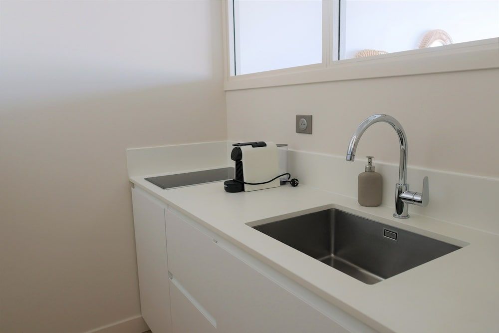 LES SUITES DU PORT by Le Saint Ferdinand Deluxe Suite, Harbor View 3