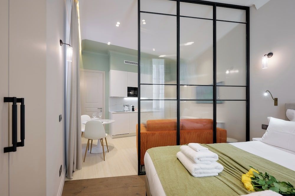 APARTHOTEL 9 ALBERTI Design Studio, 1 Queen Bed, Courtyard View 10