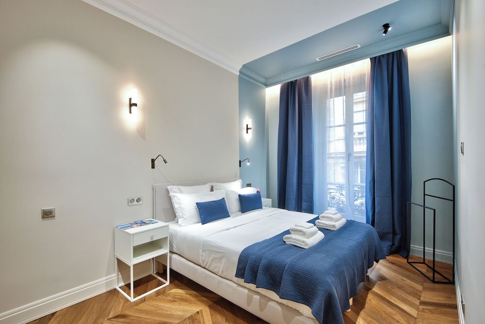 APARTHOTEL 9 ALBERTI Apartment, Balcony, City View 2