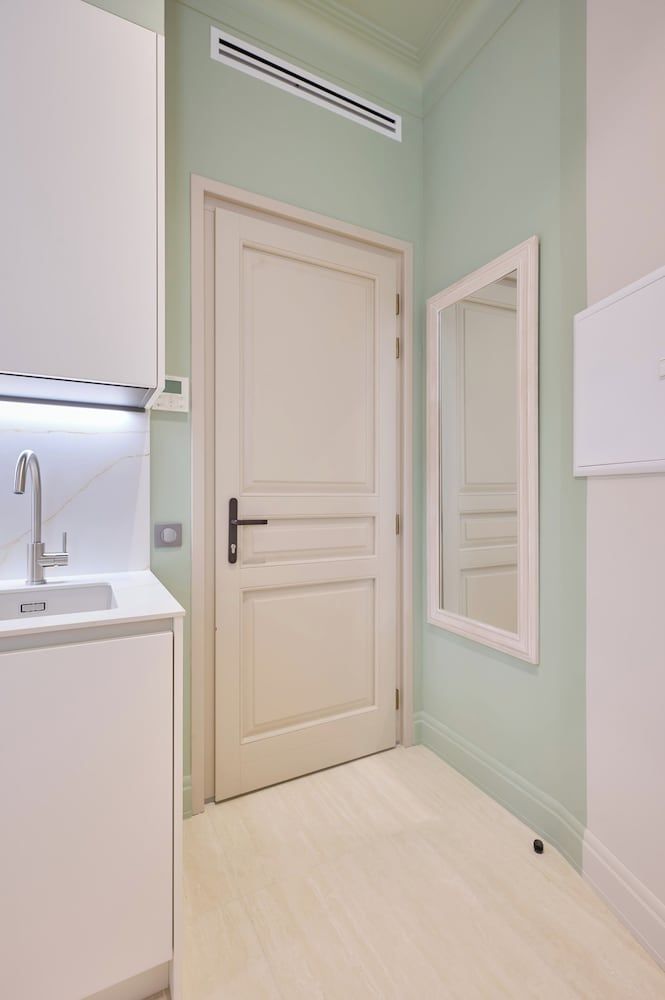 APARTHOTEL 9 ALBERTI Design Studio, 1 Queen Bed, Courtyard View 4