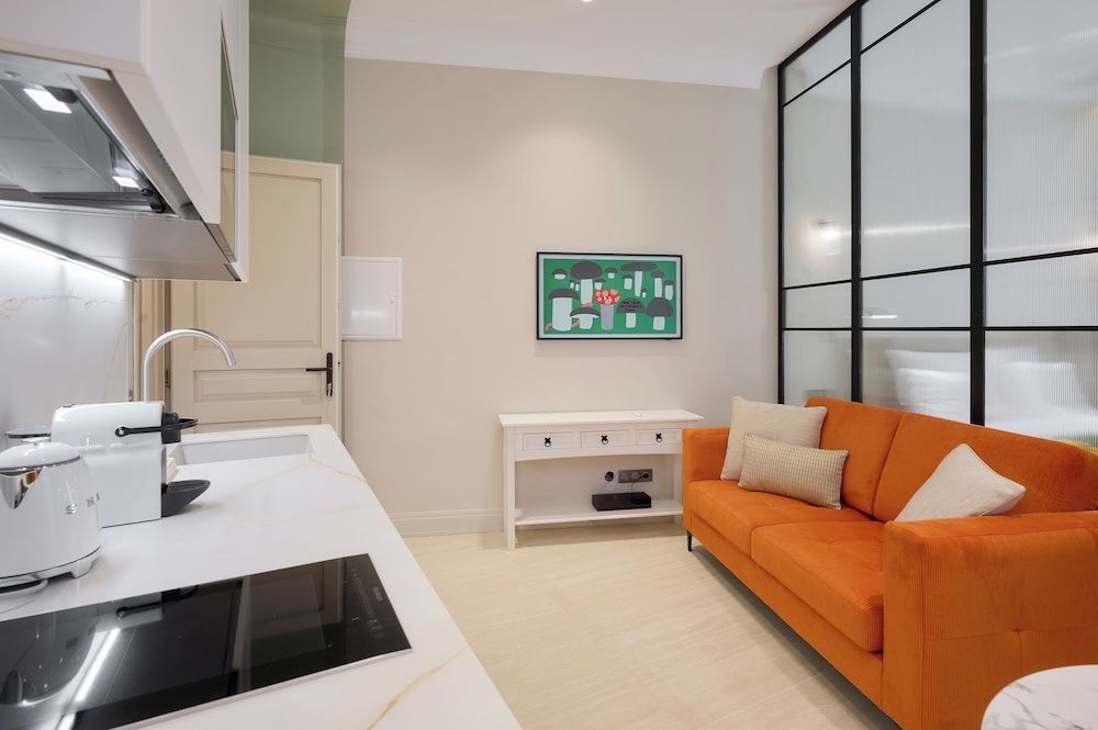 APARTHOTEL 9 ALBERTI Design Studio, 1 Queen Bed, Courtyard View 13